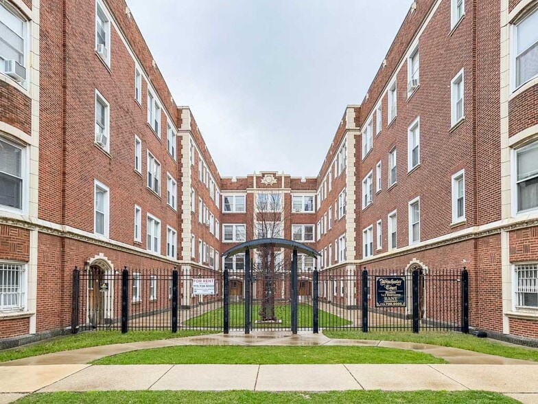 Primary Photo - 4400 N Winchester Ave