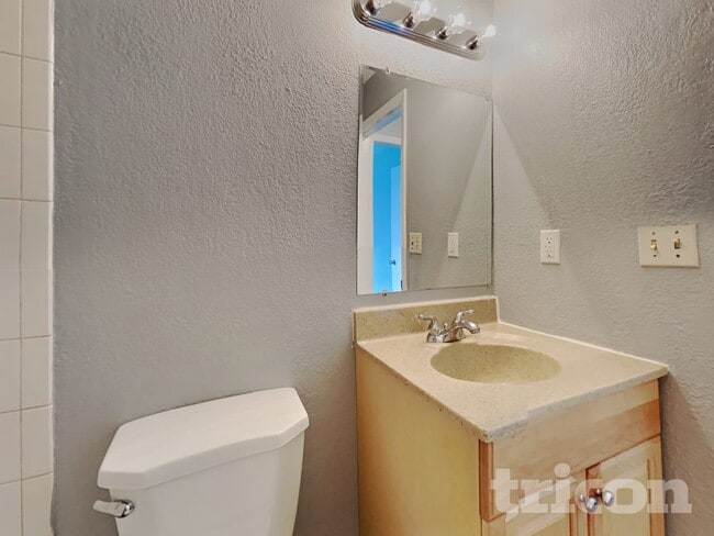 Building Photo - 13920 Citrus Pointe Dr