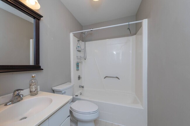 Building Photo - 110 Harrops Glen