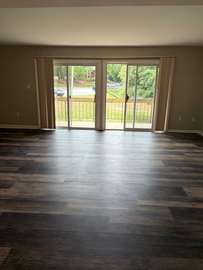 Building Photo - REMODELED NW RALEIGH 3 BEDROOM CONDO IN MARTINIQUE--SWIMMING POOL- UPDATED PRIMARY BATHROOM