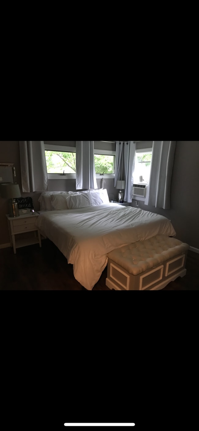 Building Photo - 317 Stelko Ave