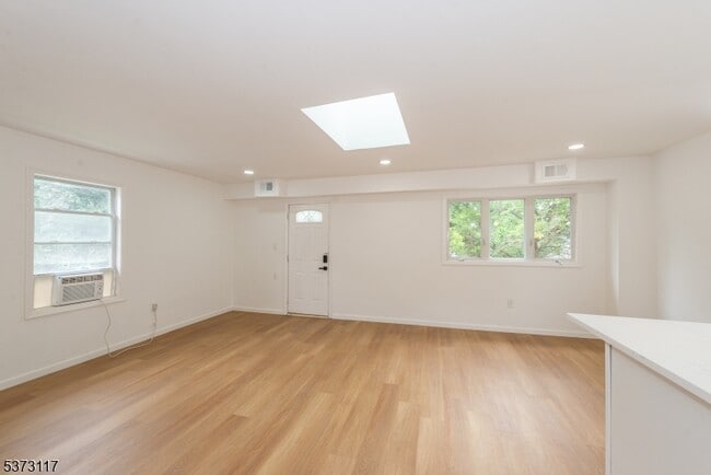 Building Photo - 73 Clinton Pl