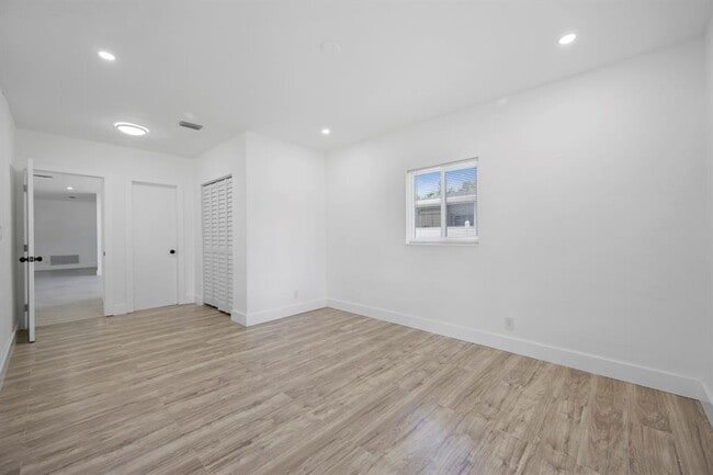 Building Photo - 2601 Taylor St