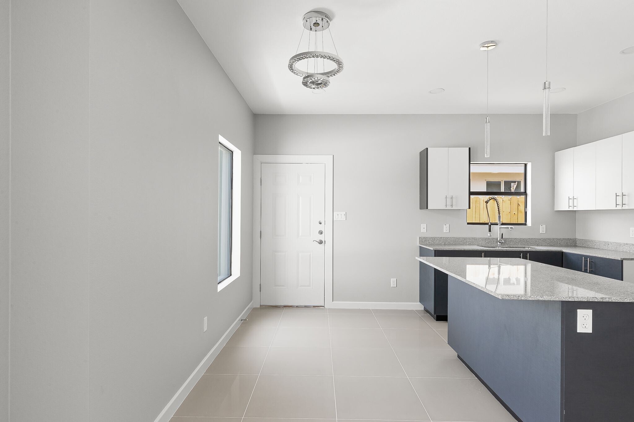 Building Photo - 2020 Summerland Ln
