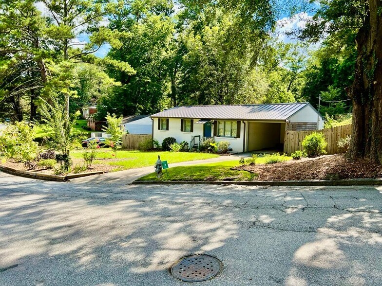 Primary Photo - 375 Cologne Dr SE