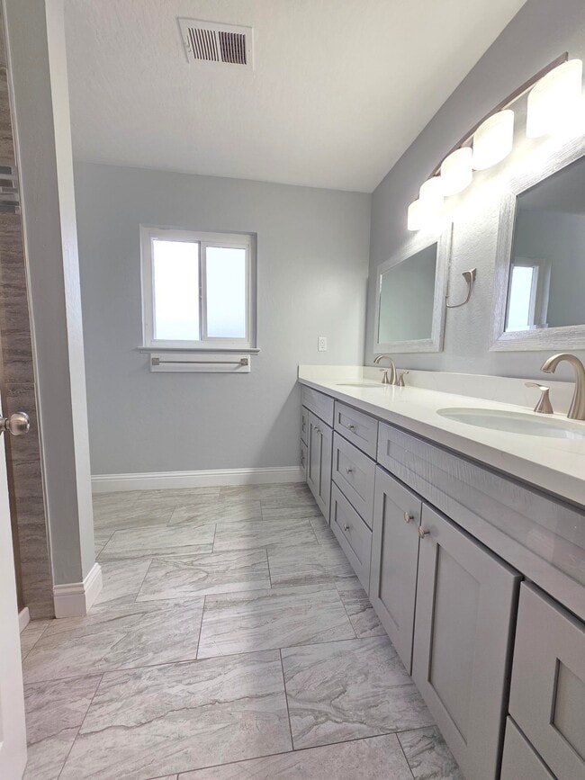 Building Photo - 1040 Gatter Dr