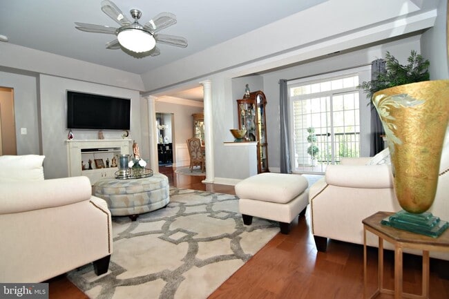 Building Photo - 9200 Charleston Dr