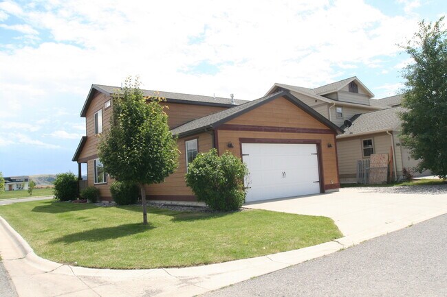 Building Photo - Single Family Home in a Great Location!