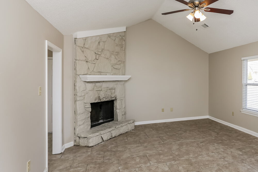 Building Photo - 5305 Oak Court Cove N
