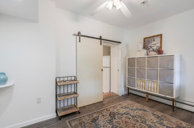 Building Photo - 209.5 4th St