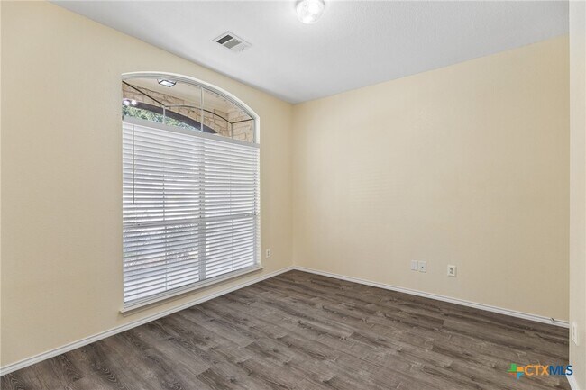 Building Photo - 1512 Sweet Leaf Ln