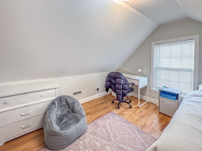 Building Photo - 79 Winchester Ave