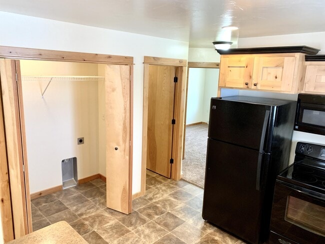 Building Photo - 1234 Phoenix Ave