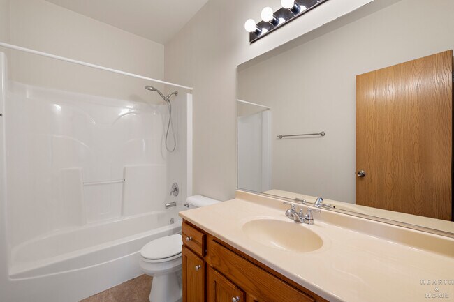 Building Photo - 1100 Ellsworth Dr