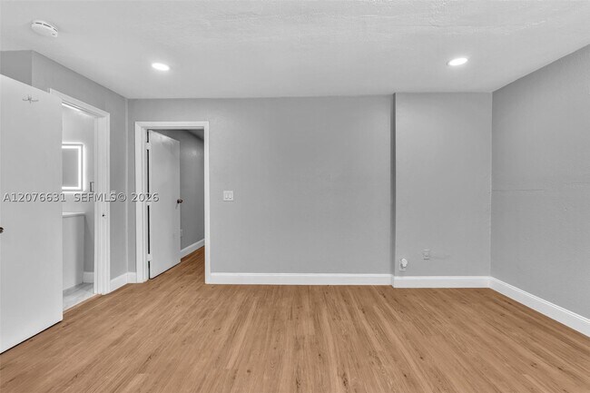 Building Photo - 163 NW 40th St
