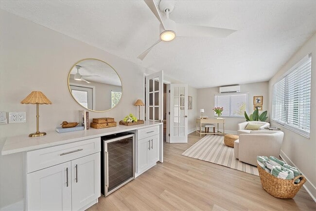 Building Photo - 914 Spanish Dr S