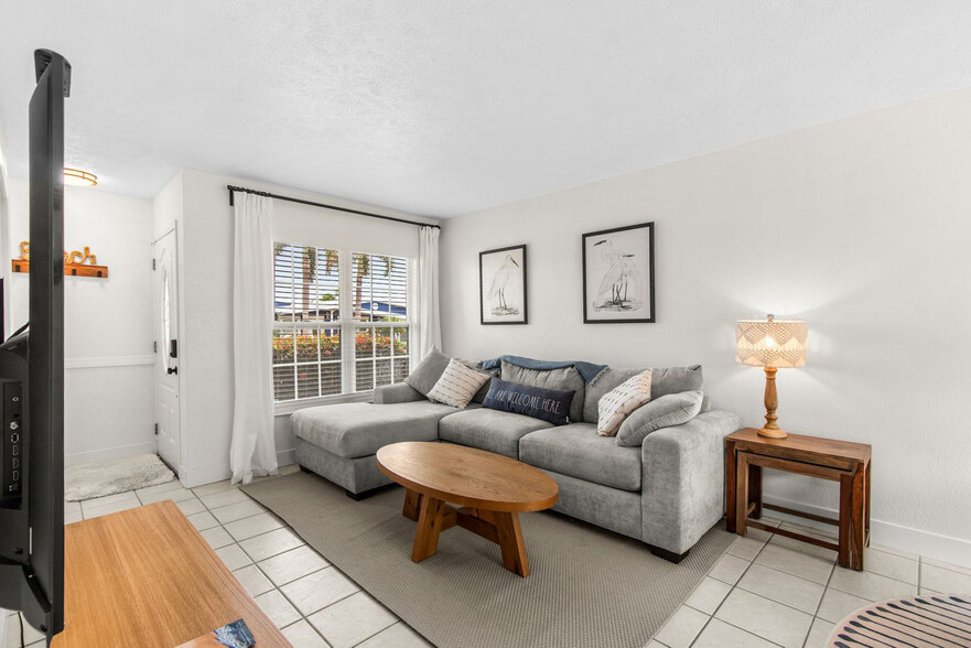 Building Photo - 779 St Judes Dr N