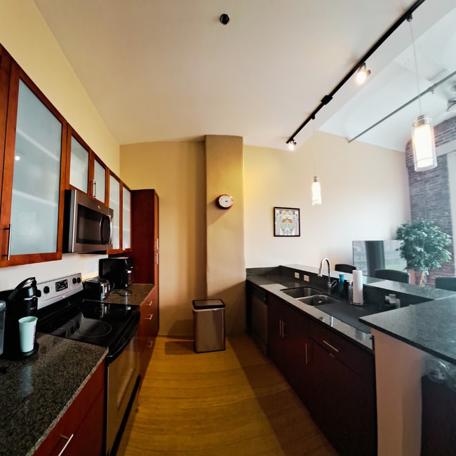 Building Photo - 1136 Washington Ave