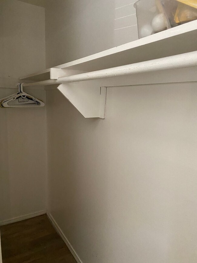 Building Photo - 12562 Brookshire Ave