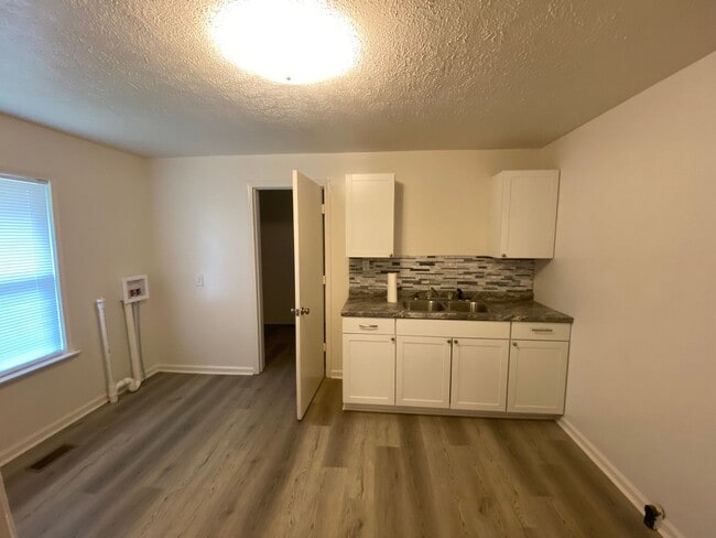 Building Photo - Remodeled 1/1 located in Shelby, NC