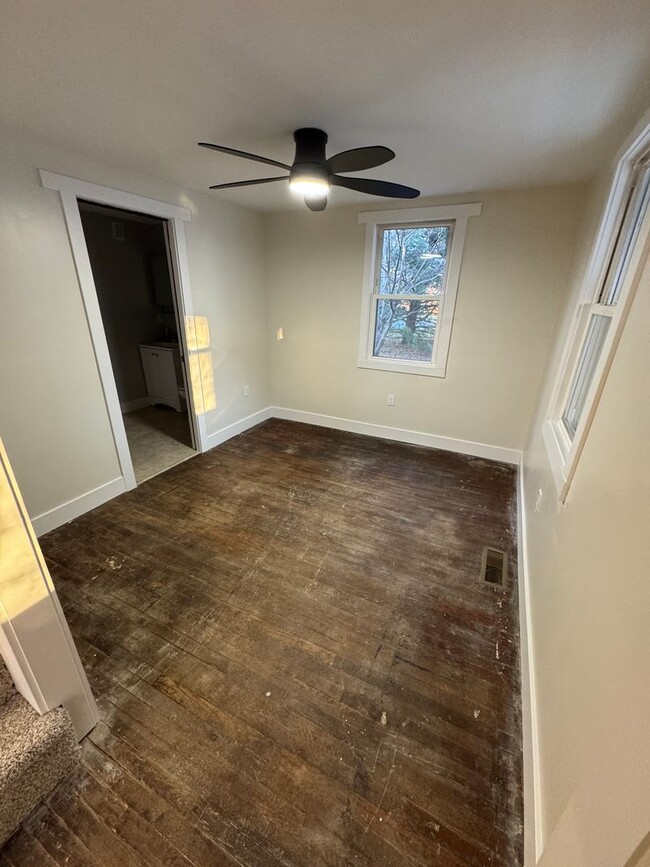 Building Photo - Renovated 2 Bedroom Home in Marietta!