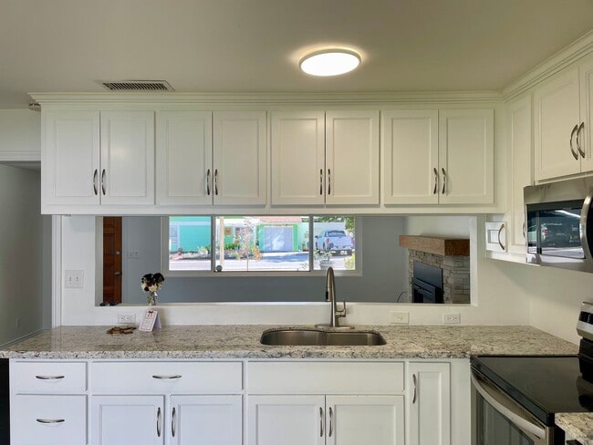 Building Photo - Charming 2B/1B Home in Atascadero