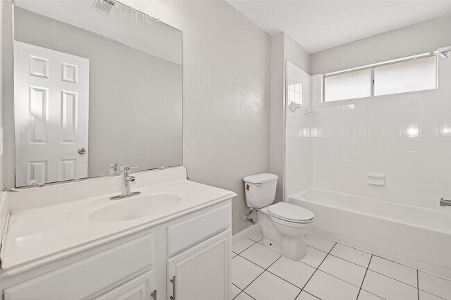 Building Photo - 4018 Timber Corner