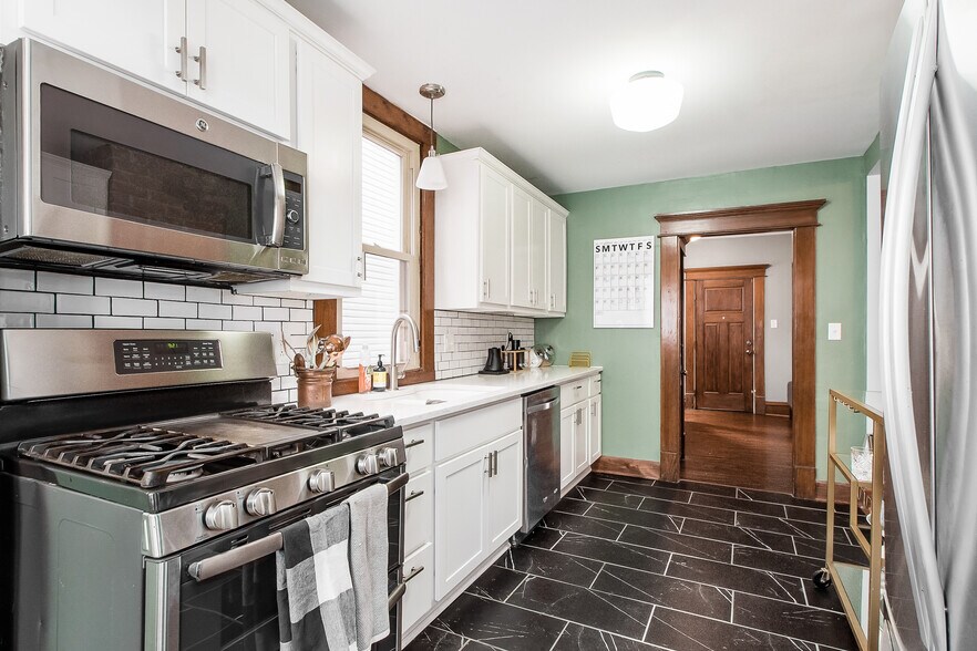 Kitchen - 234 E 7th Ave