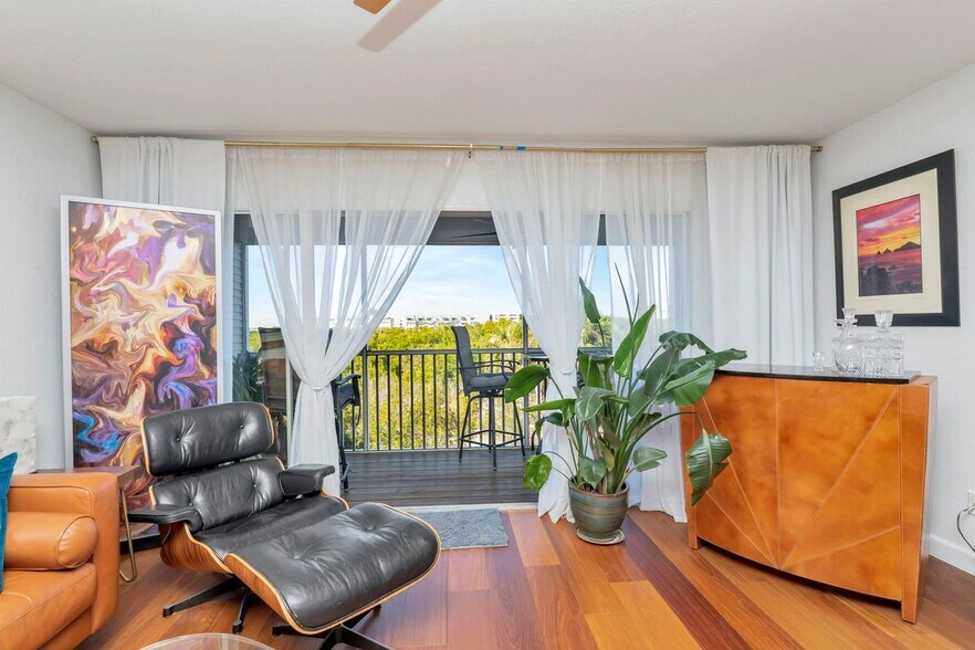 Building Photo - 14767 Seminole Trail