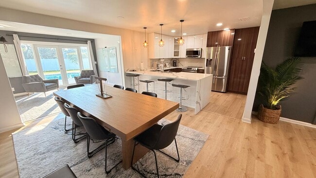 Building Photo - 4000 NW 3rd Ave