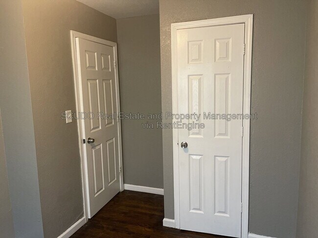 Building Photo - 11219 Ditman Ave
