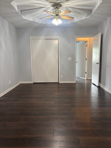 Building Photo - 5431 S 48th Ave