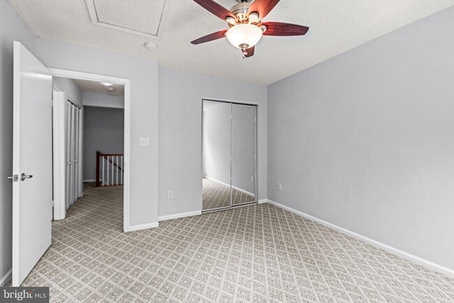 Building Photo - 706 Oswego Ct