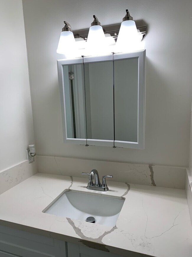 Interior Photo - 4011 W. 129th Street