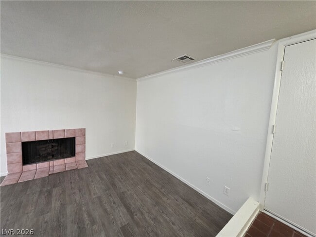 Building Photo - 5049 Spencer St