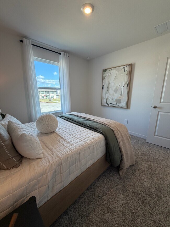 Building Photo - 3550 Blue Mockingbird St