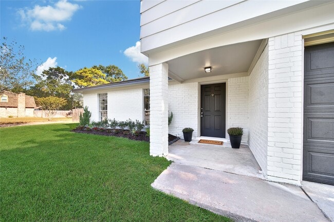 Building Photo - 12826 Rolling Valley Dr