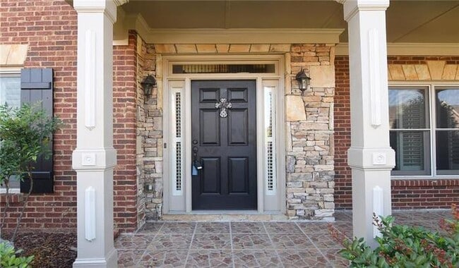 Building Photo - A stunning 5-bedroom, 4-bathroom home in B...