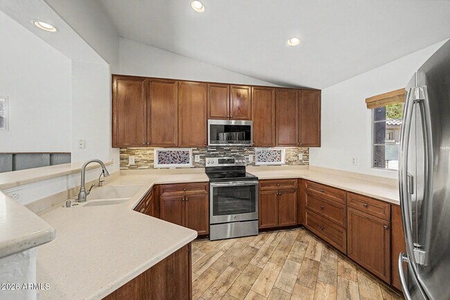 Building Photo - 614 S 111th Dr