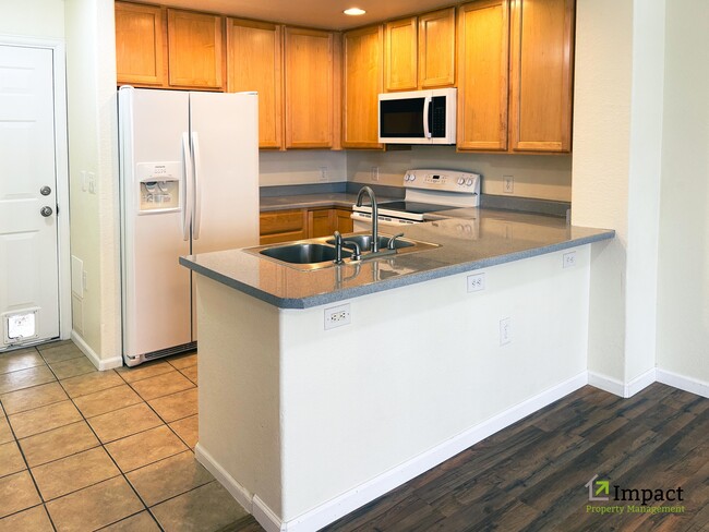 Building Photo - 16071 E Geddes Dr