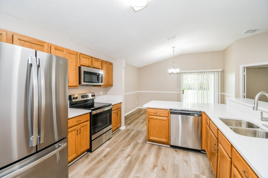 Building Photo - 1418 Runes Ct
