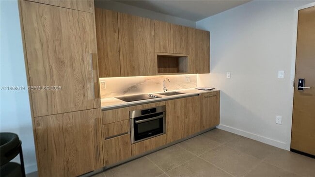 Building Photo - 11 NE 6th St