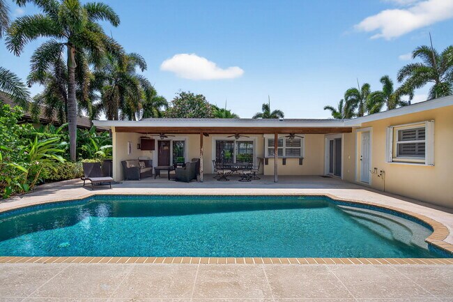 Building Photo - 728 Waterway Dr