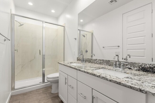 Building Photo - 4054 E Amoroso Dr