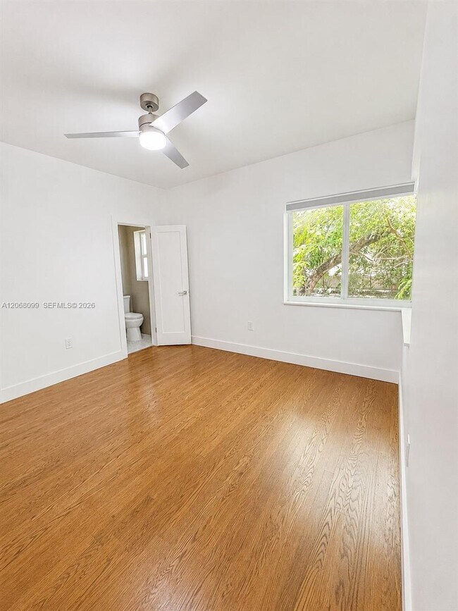 Building Photo - 7825 Byron Ave