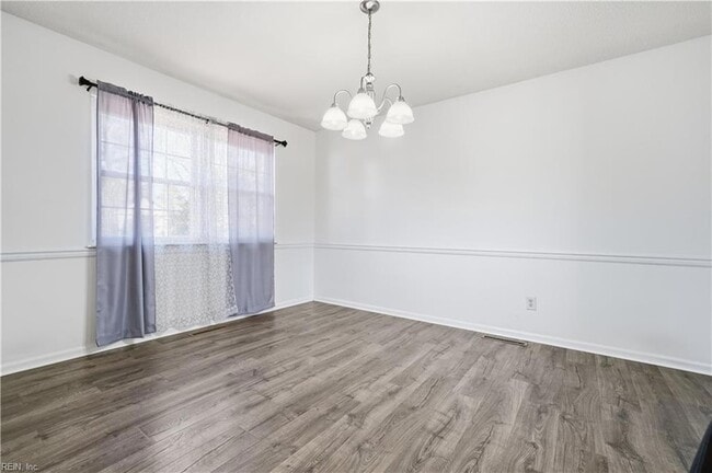 Building Photo - 912 Amherst Ln