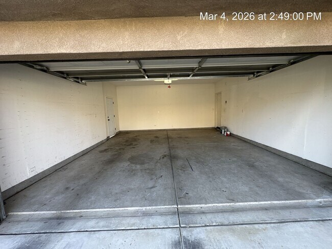 Building Photo - Gorgeous NW Visalia home located in Avalon gated community!  Available Now !!