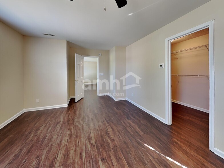 Building Photo - 808 Vonkramer Ct