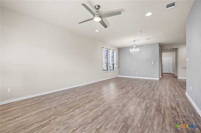 Building Photo - 133 Spanish Foal Trail