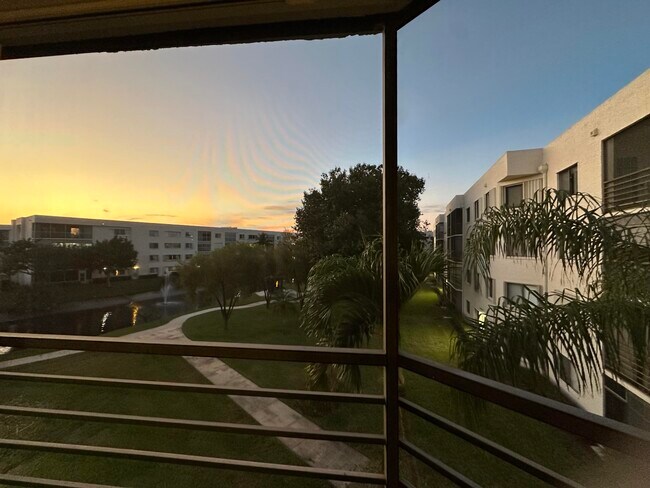 Building Photo - 3138 Via Poinciana